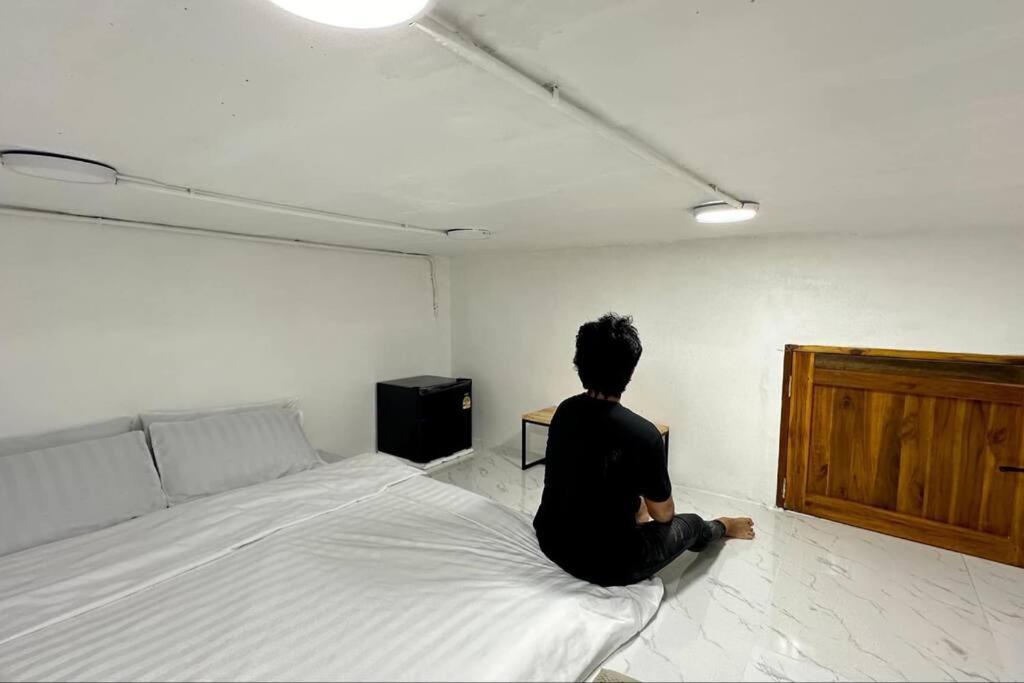 Megun Capsule 150 Cm Apartment Банкок Екстериор снимка