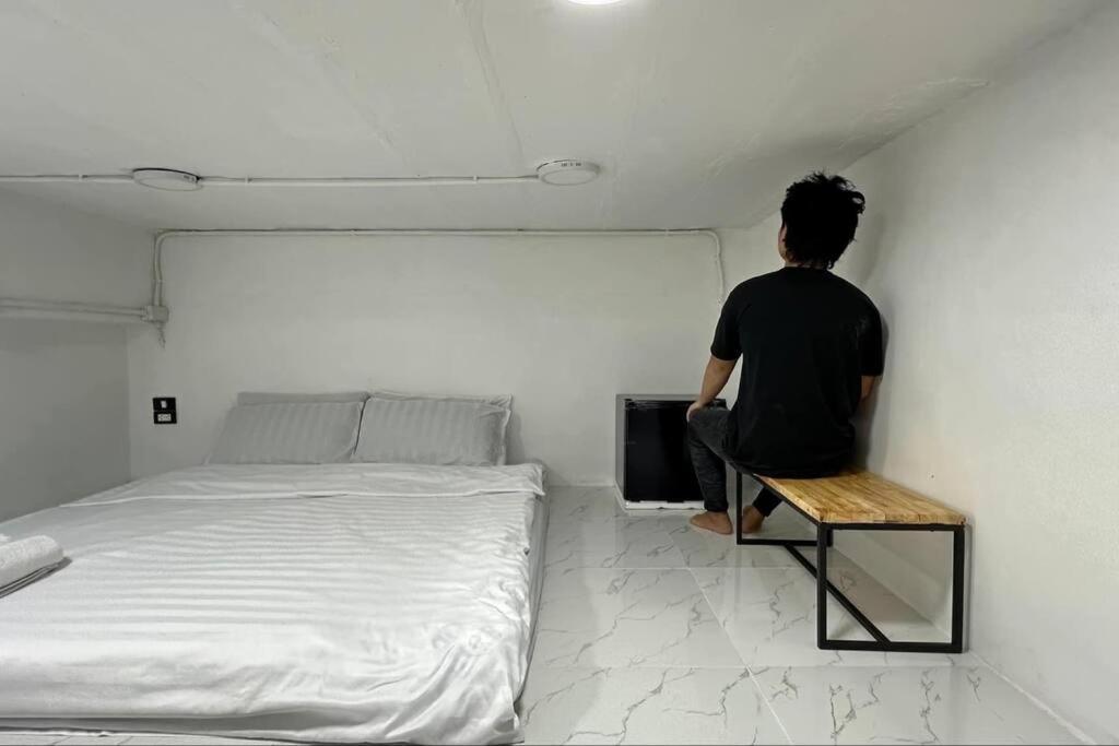 Megun Capsule 150 Cm Apartment Банкок Екстериор снимка